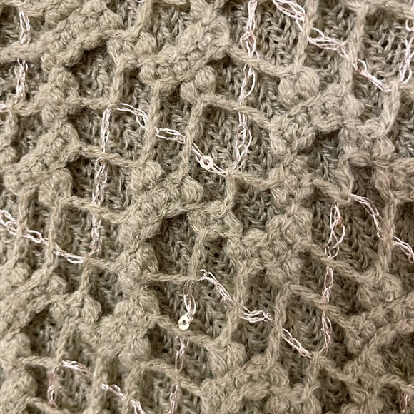 Tasseled knit poncho with sequins - Picture 2 of 4